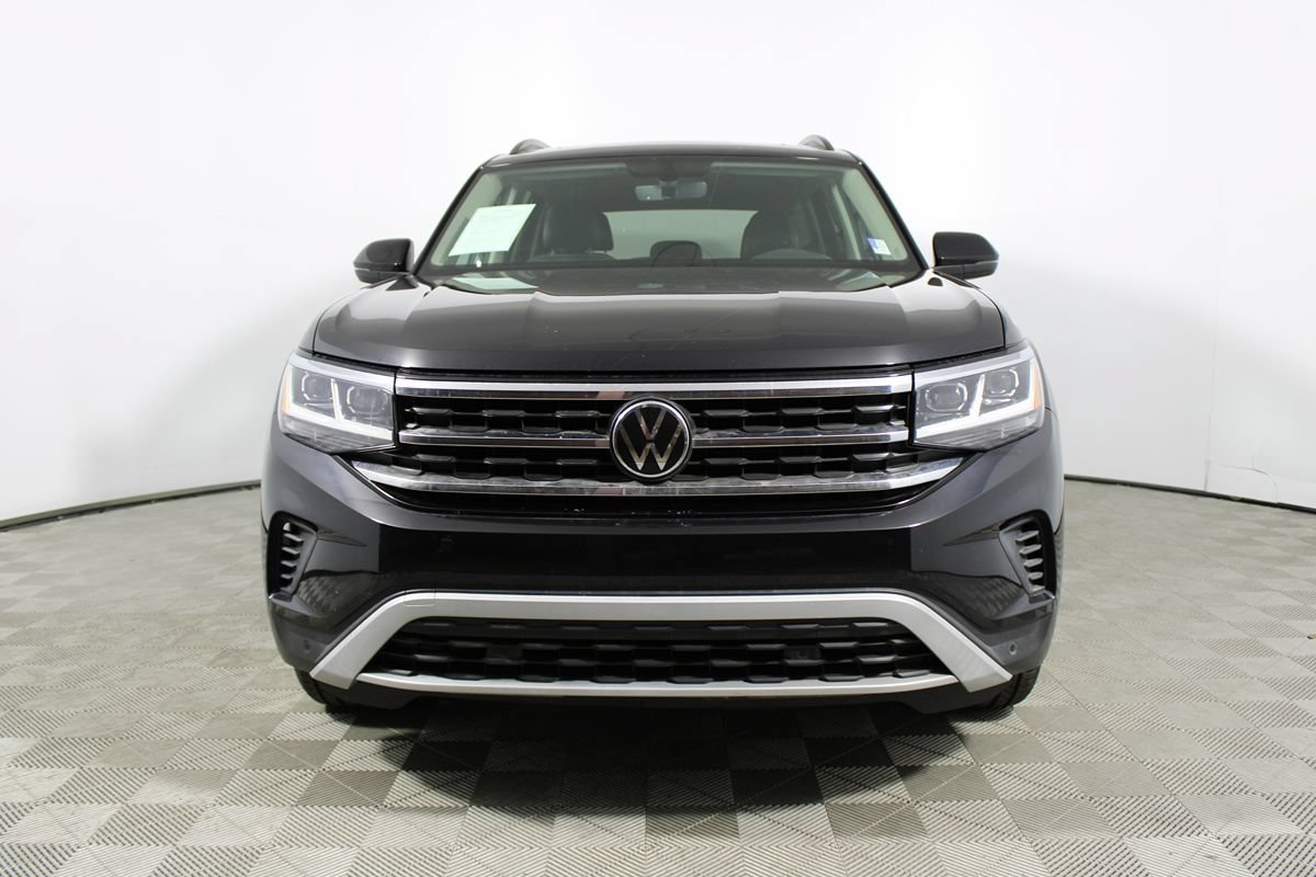 Used 2023 Volkswagen Atlas SE w/ Panoramic Sunroof Package FWD image 2