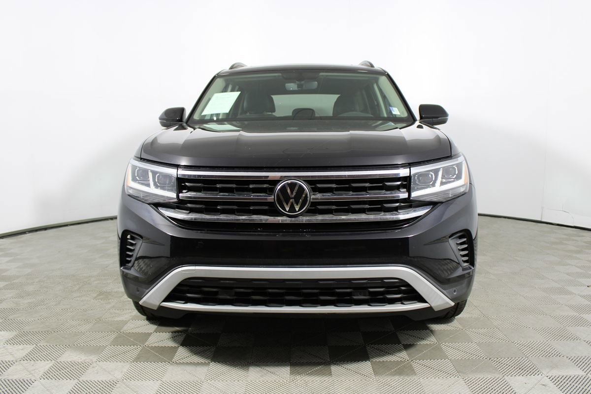 Used 2023 Volkswagen Atlas SE w/ Panoramic Sunroof Package image 2