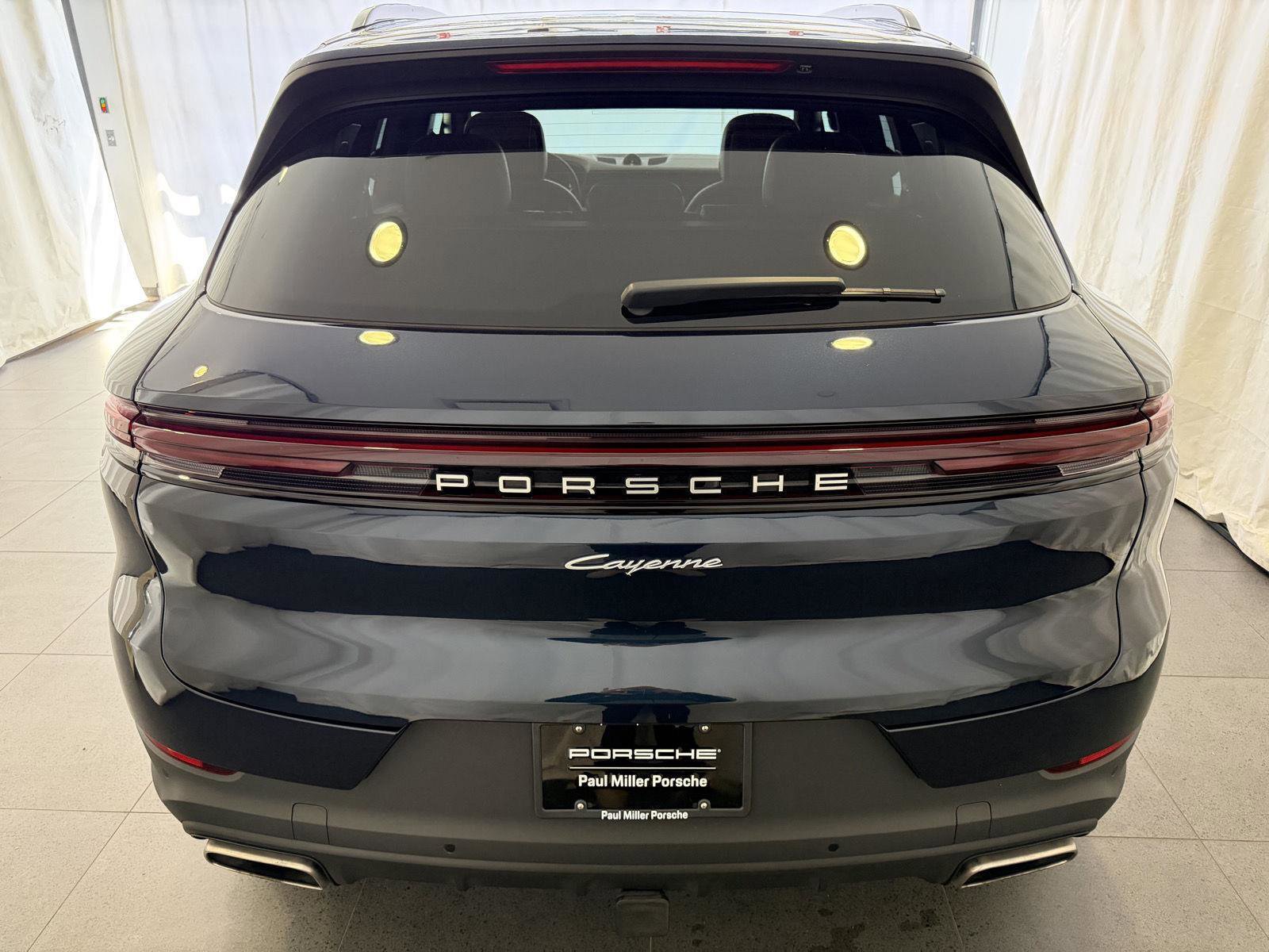 Certified 2025 Porsche Cayenne E-Hybrid image 8