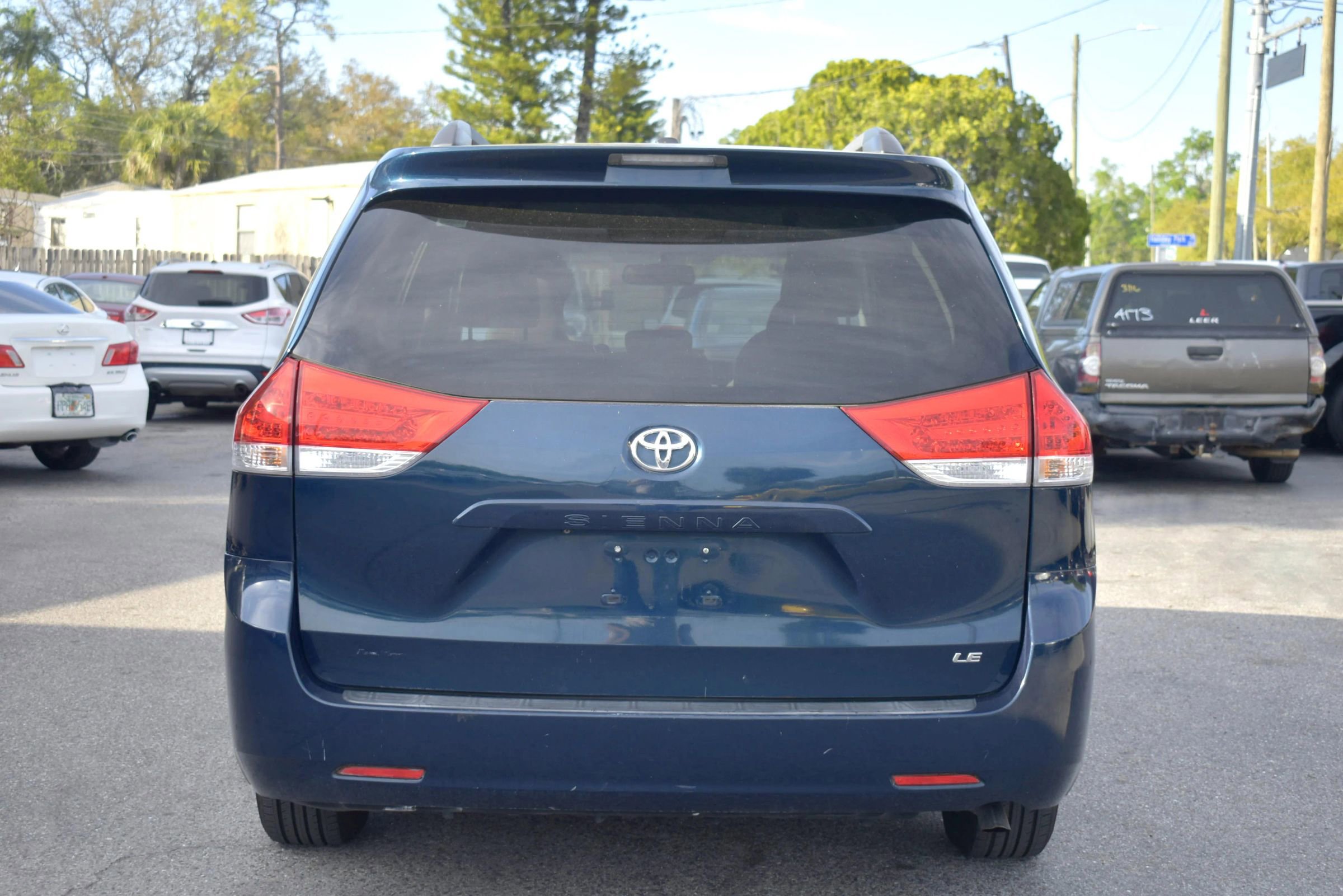 Used 2012 Toyota Sienna LE image 6