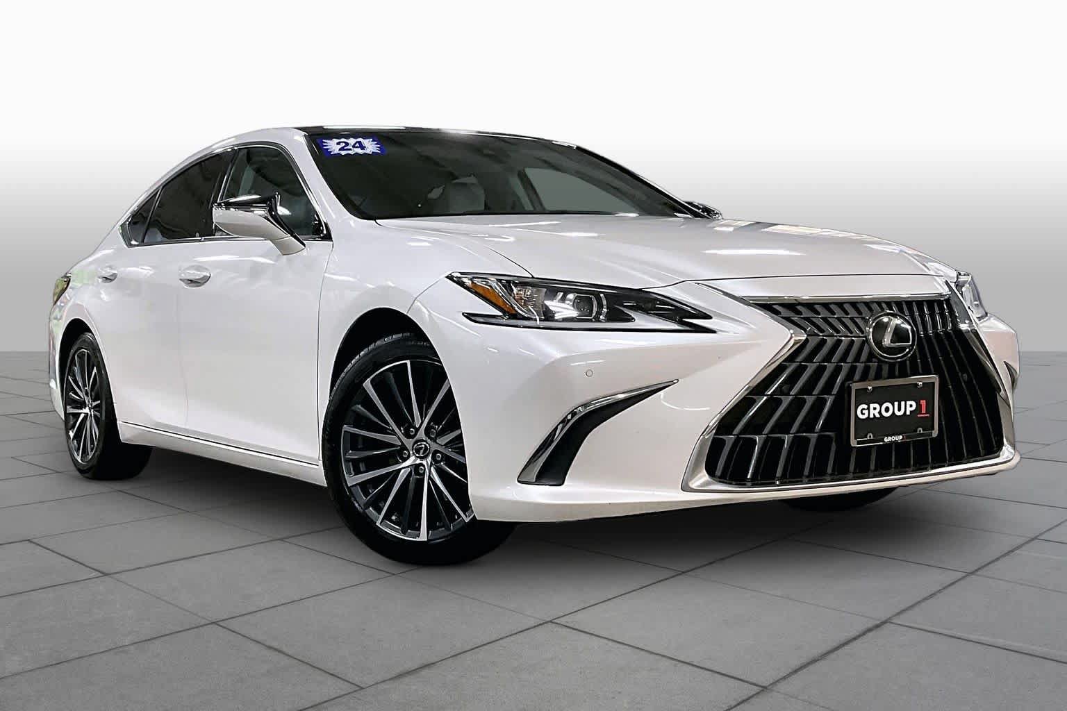Used 2023 Lexus ES 350 w/ Premium Package FWD image 3