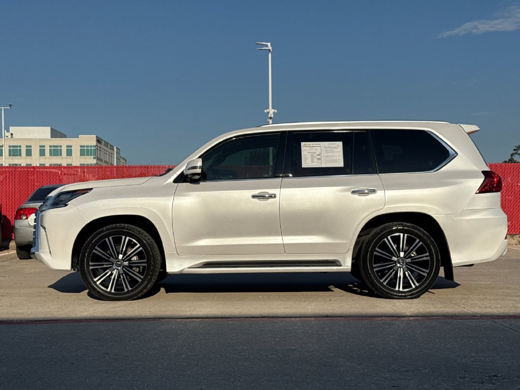 Used 2021 Lexus LX 570 4WD w/ Luxury Package image 3