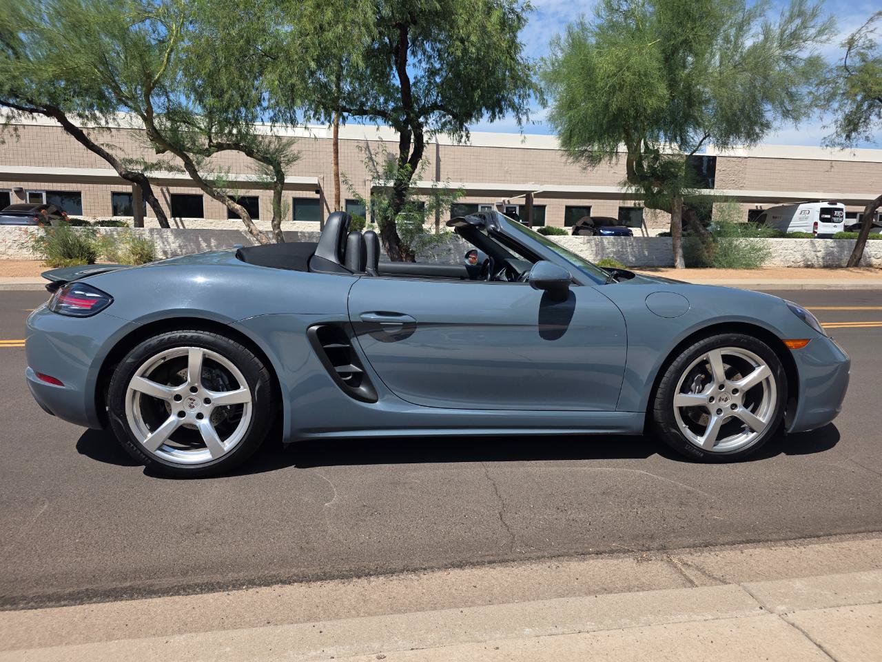 Used 2017 Porsche 718 Boxster RWD image 30