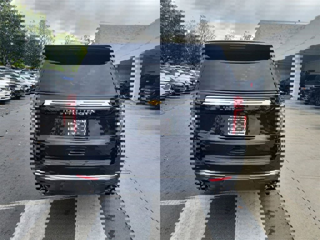 Certified 2021 Chevrolet Suburban High Country w/ Premium Package image 8