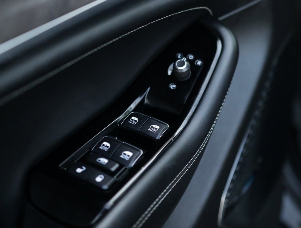 Used 2022 Jeep Grand Cherokee Overland w/ Luxury Tech Group IV image 31