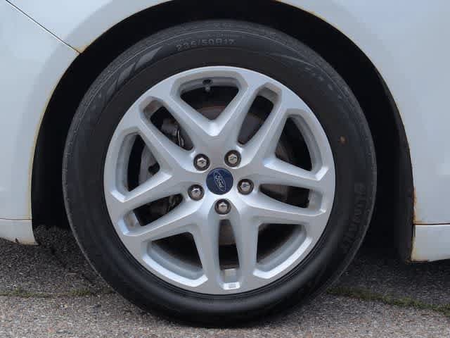 Used 2015 Ford Fusion SE FWD image 14