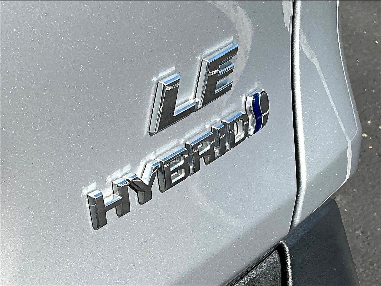 Used 2024 Toyota RAV4 LE AWD/4WD image 24
