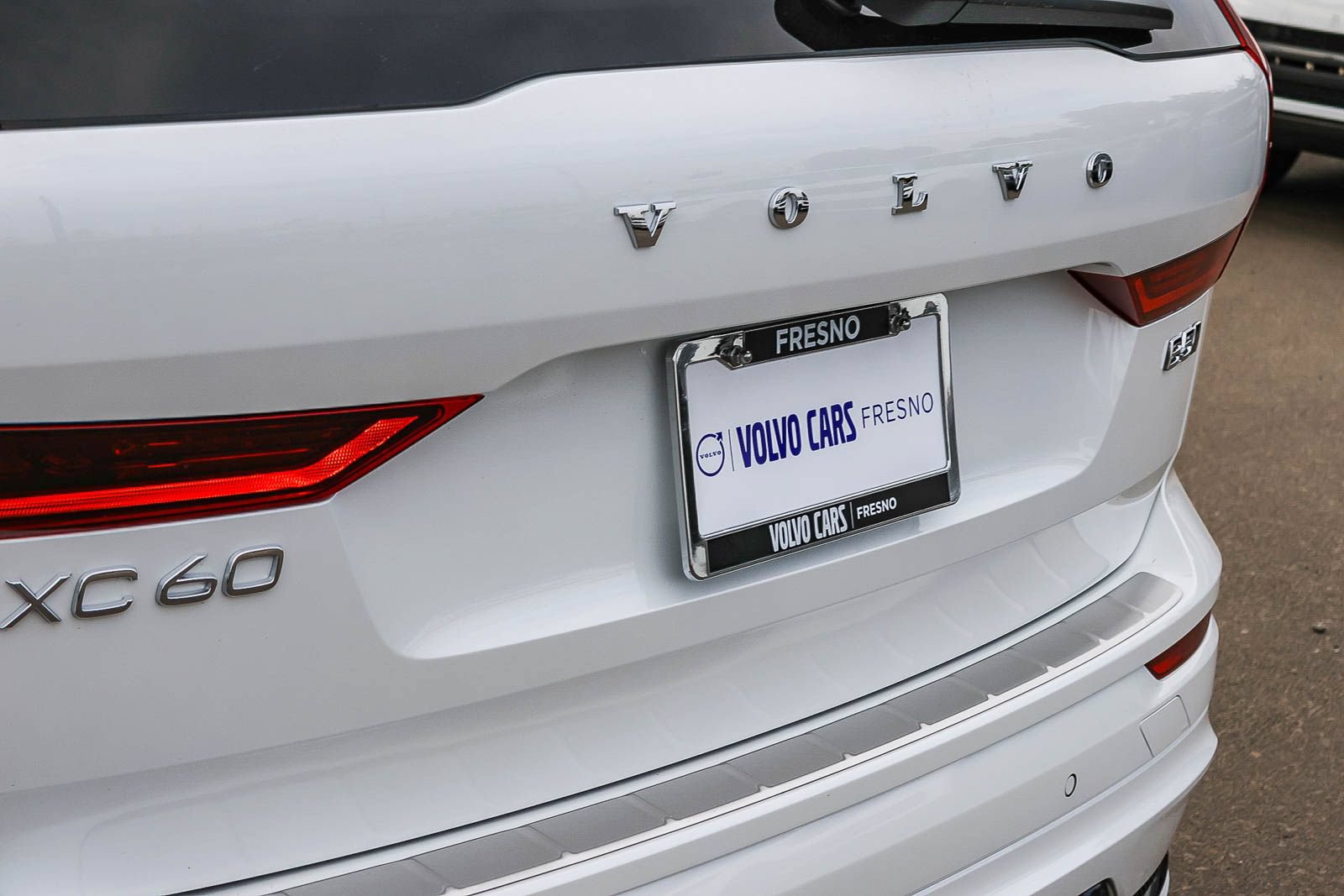 New 2027 Volvo XC60 B5 Plus AWD/4WD image 11