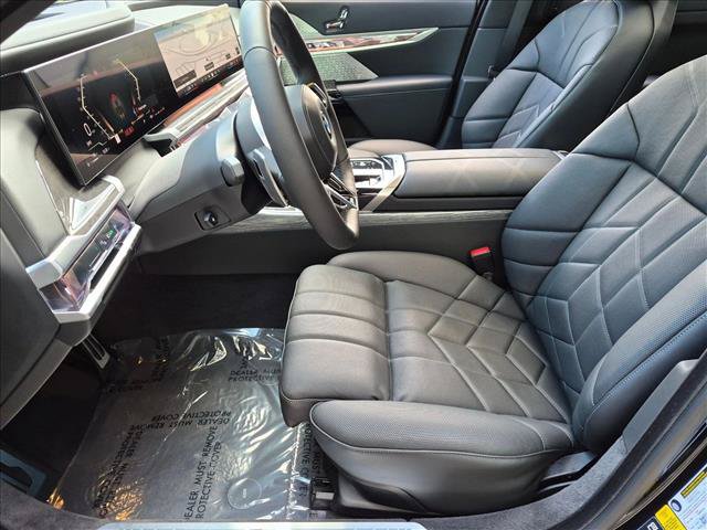 Used 2023 BMW 760i xDrive AWD/4WD image 17
