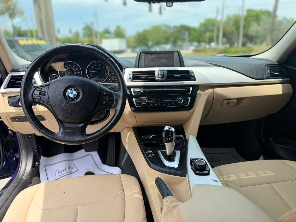 Used 2018 BMW 320i Sedan RWD image 13