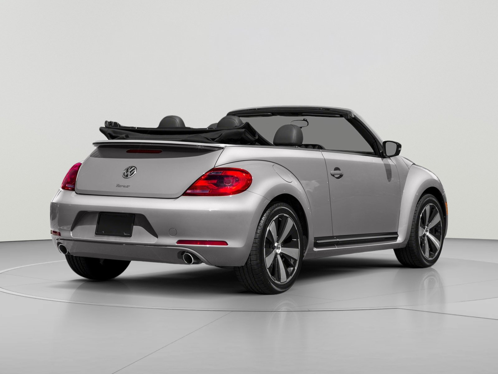Used 2015 Volkswagen Beetle 1.8T FWD image 2