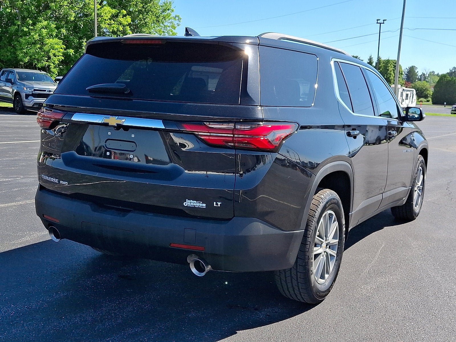 Used 2023 Chevrolet Traverse LT AWD/4WD image 6