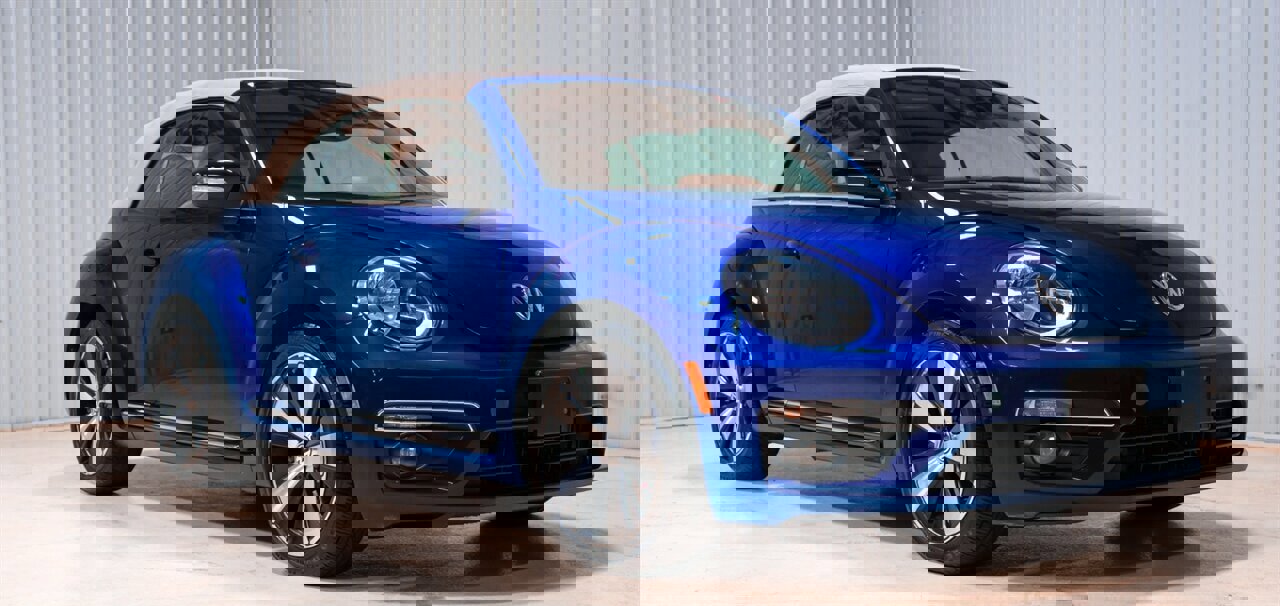 Used 2013 Volkswagen Beetle 2.0T image 1