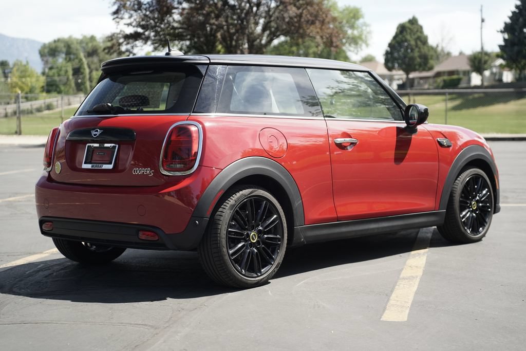Certified 2024 MINI Cooper SE w/ Signature Upholstery Package FWD image 5