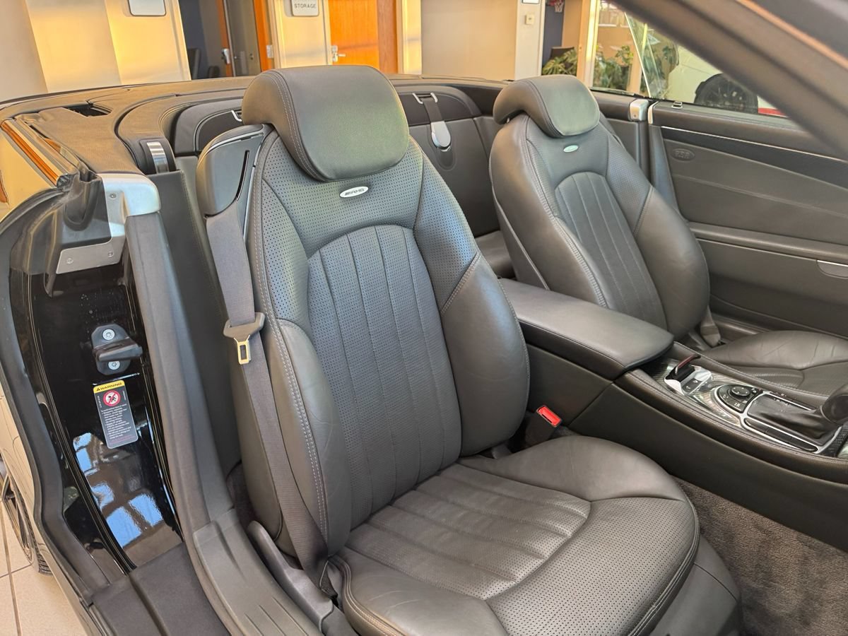 Used 2005 Mercedes-Benz SL 55 AMG image 22