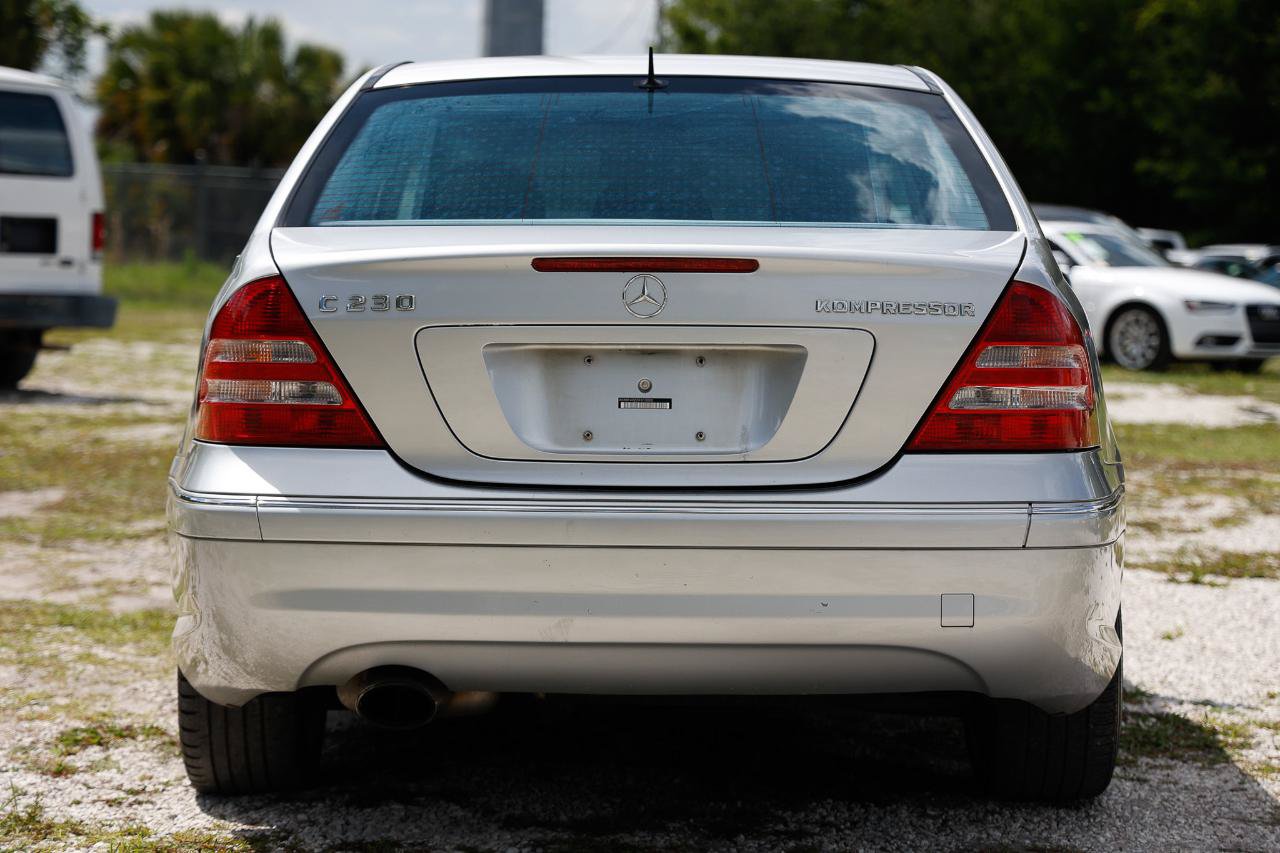 Used 2005 Mercedes-Benz C 230 Sedan image 7
