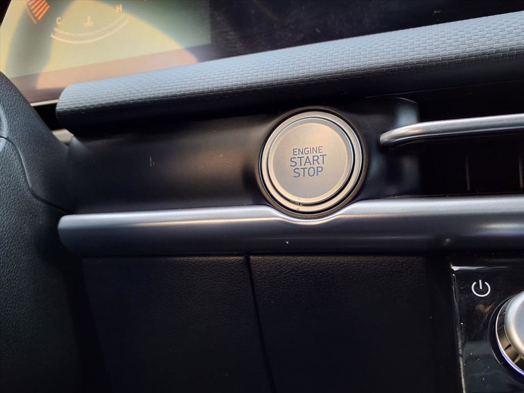 Used 2025 Hyundai Santa Cruz SE image 8