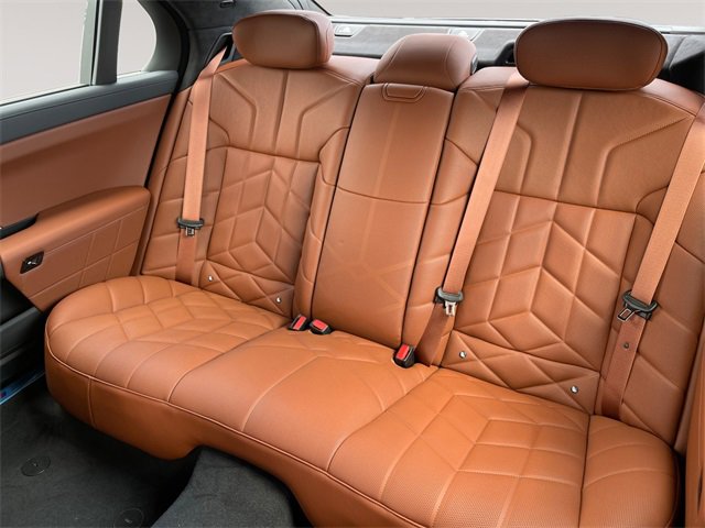 New 2026 BMW 750e xDrive image 13