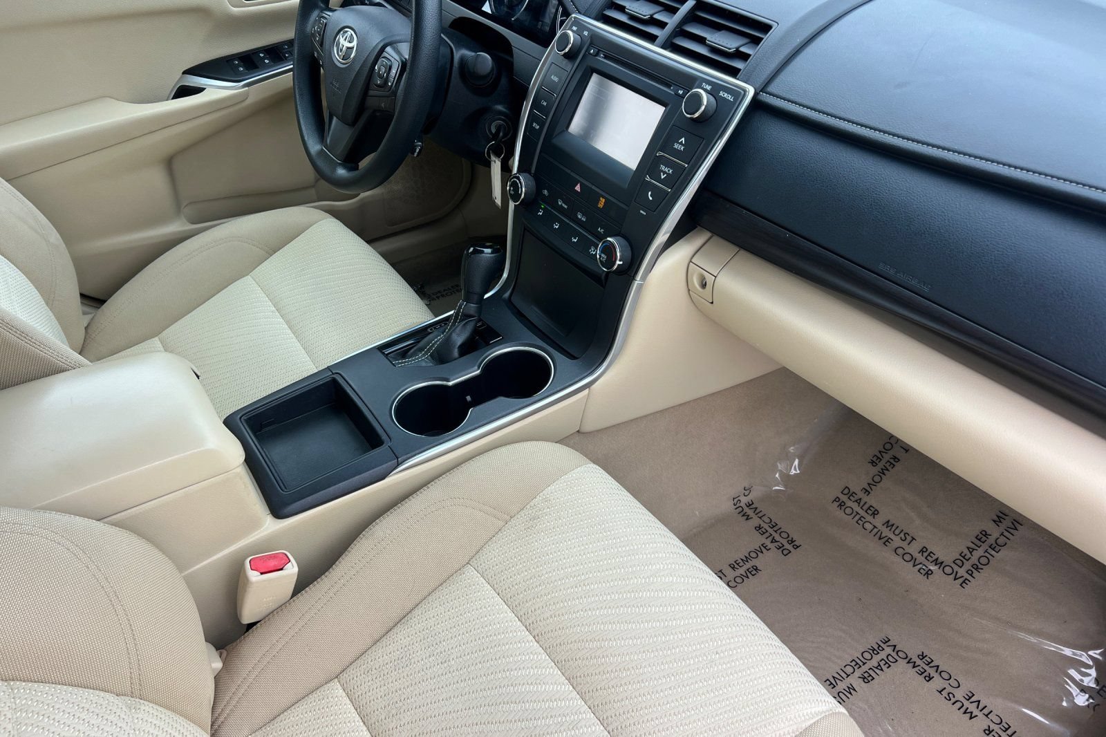 Used 2017 Toyota Camry LE FWD image 17