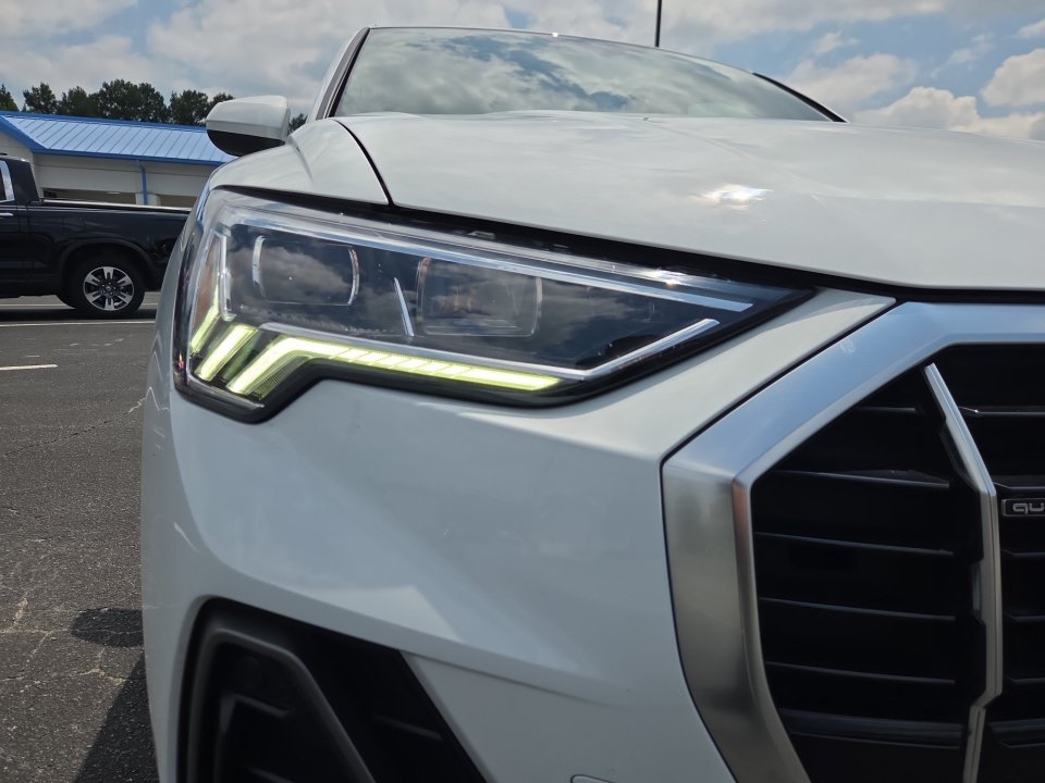 Used 2019 Audi Q3 2.0T Premium Plus w/ Premium Plus Package AWD/4WD image 28
