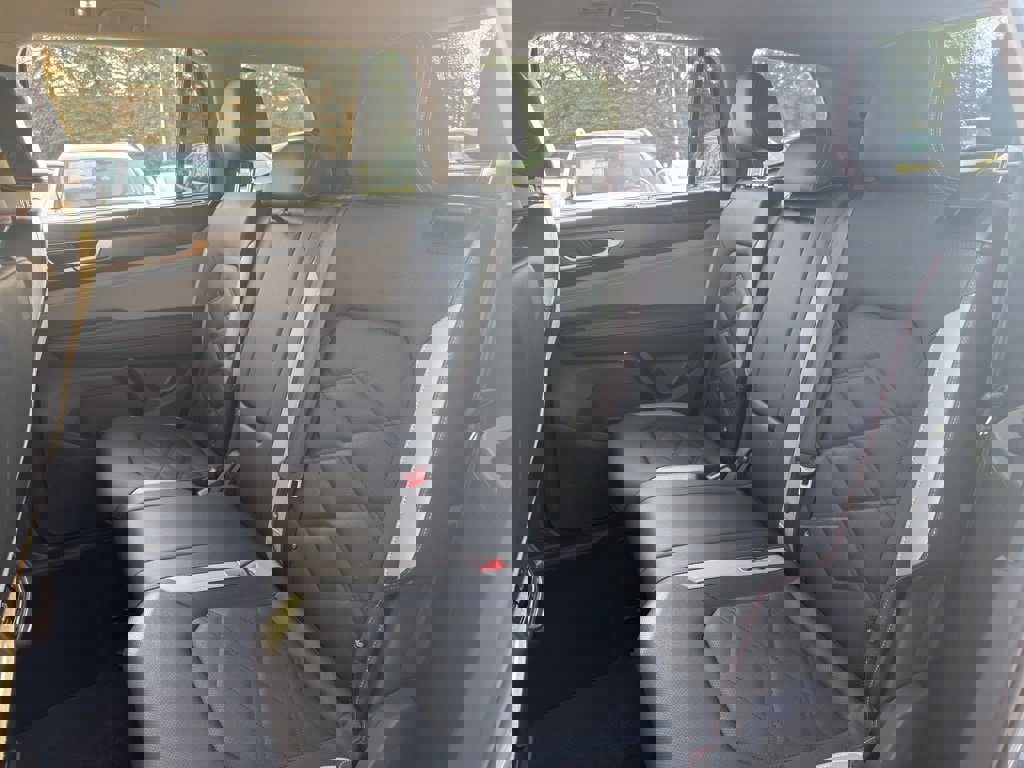 Used 2025 Volkswagen Atlas Peak Edition SE image 28