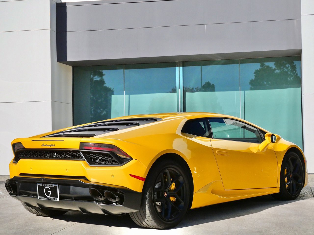 Used 2018 Lamborghini Huracan LP 580-2 image 3