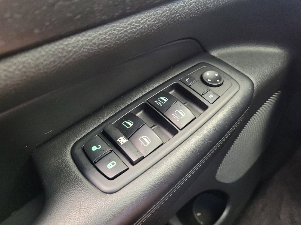 Used 2018 Jeep Grand Cherokee Altitude AWD/4WD image 27