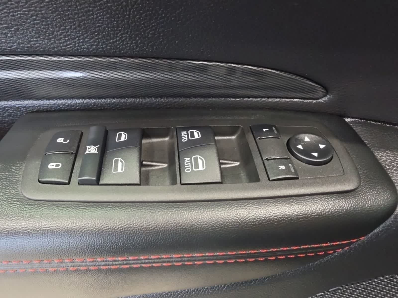Used 2025 Dodge Durango GT AWD/4WD image 16