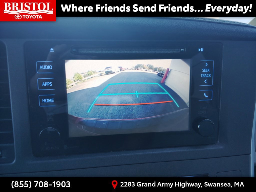 Used 2015 Toyota Sienna XLE FWD image 21