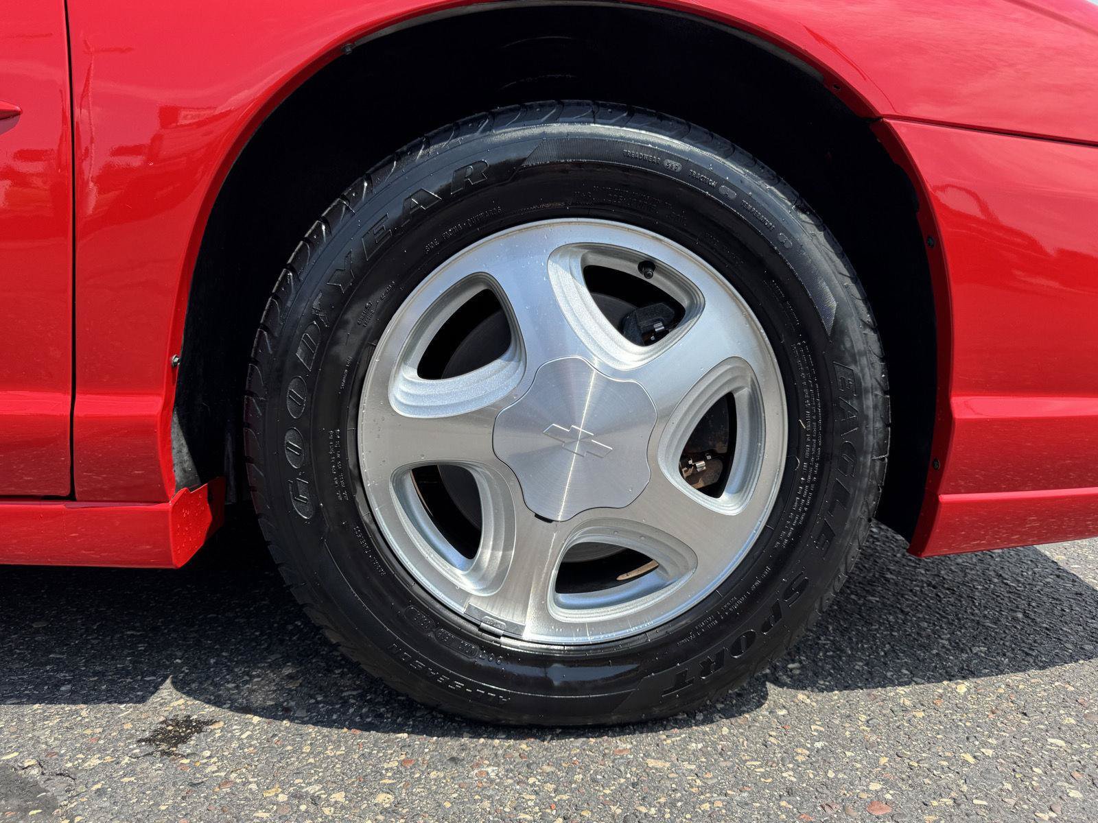 Used 2002 Chevrolet Monte Carlo SS w/ Preferred Equipment Group FWD image 9