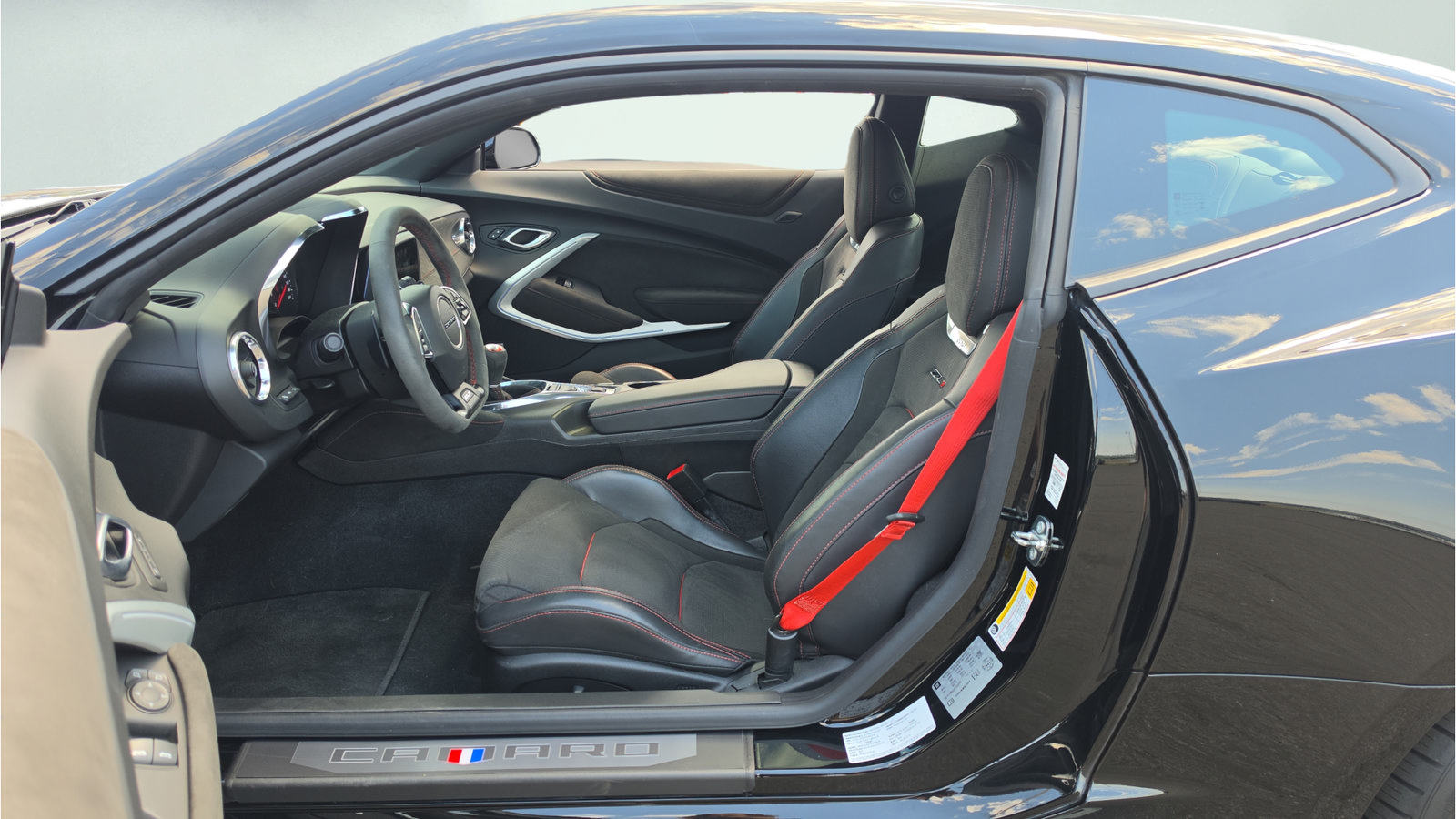 Used 2018 Chevrolet Camaro ZL1 RWD image 21
