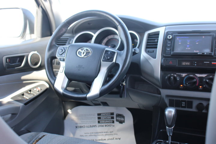 Used 2014 Toyota Tacoma PreRunner w/ SR5 Package RWD image 21