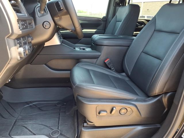 Used 2024 Chevrolet Suburban LT w/ Luxury Package AWD/4WD image 10