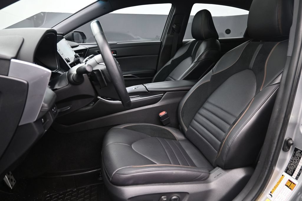 Used 2021 Toyota Avalon XSE FWD image 11