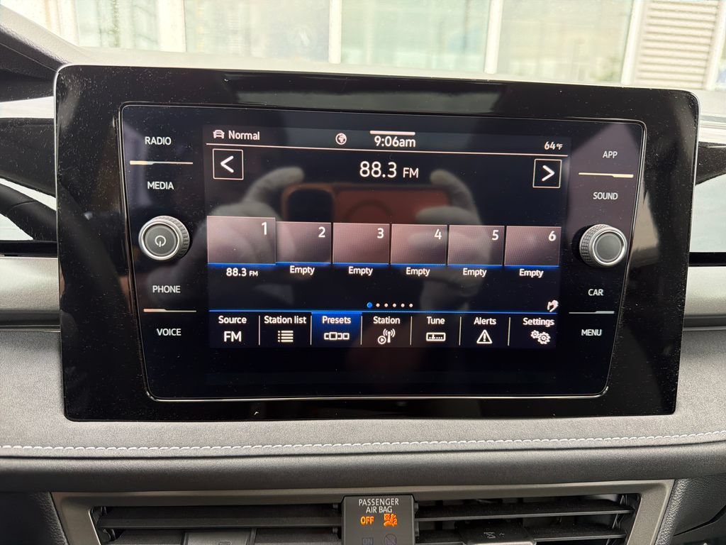 Certified 2025 Volkswagen Taos SE AWD/4WD image 21