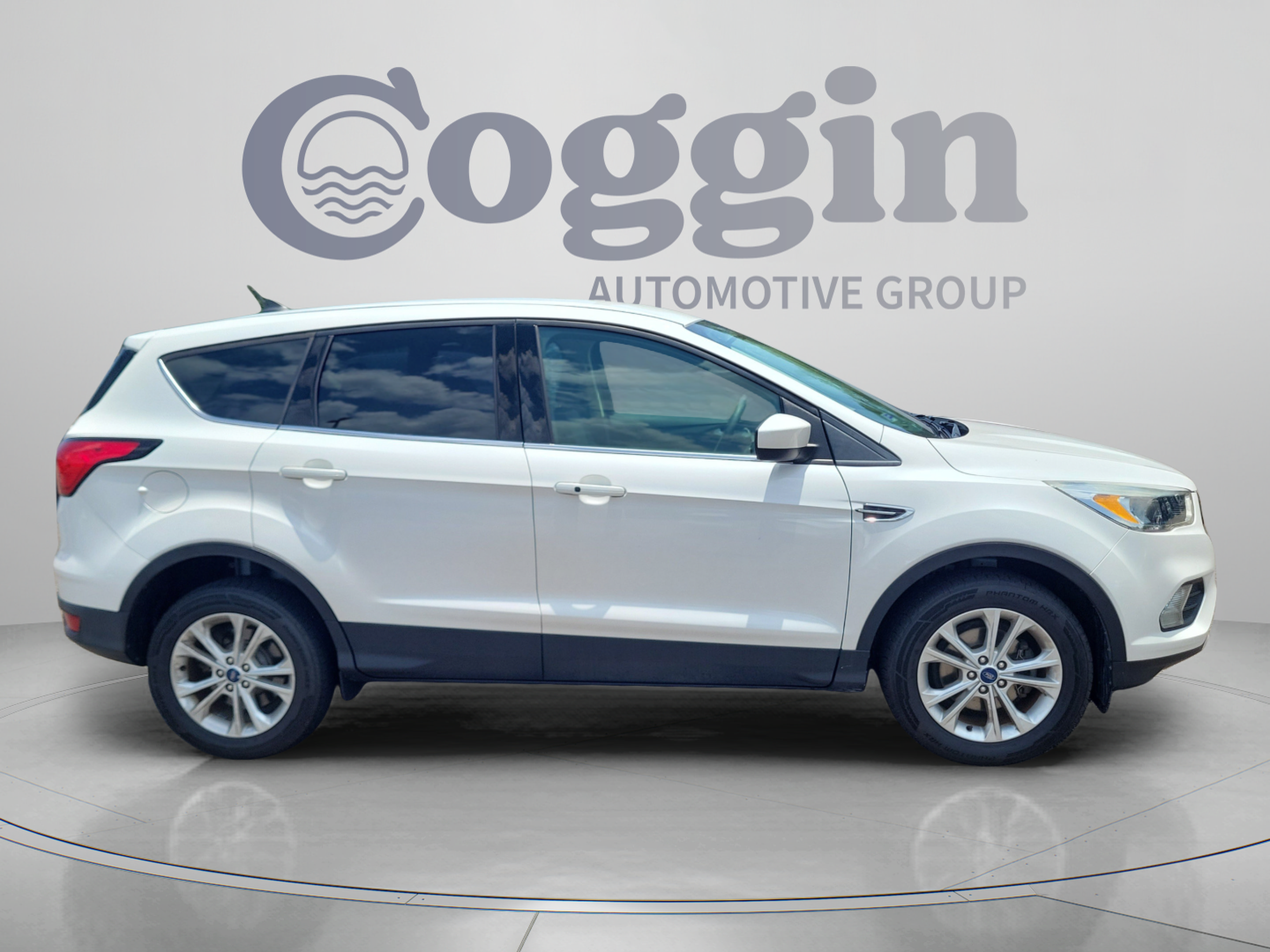 Used 2019 Ford Escape SE FWD image 6