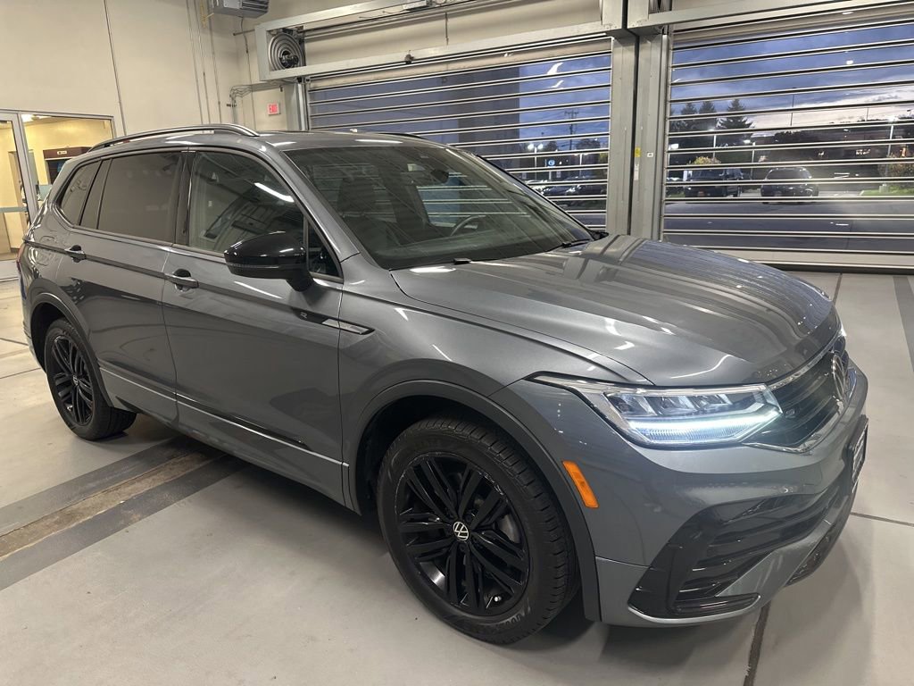 Certified 2022 Volkswagen Tiguan SE R-Line