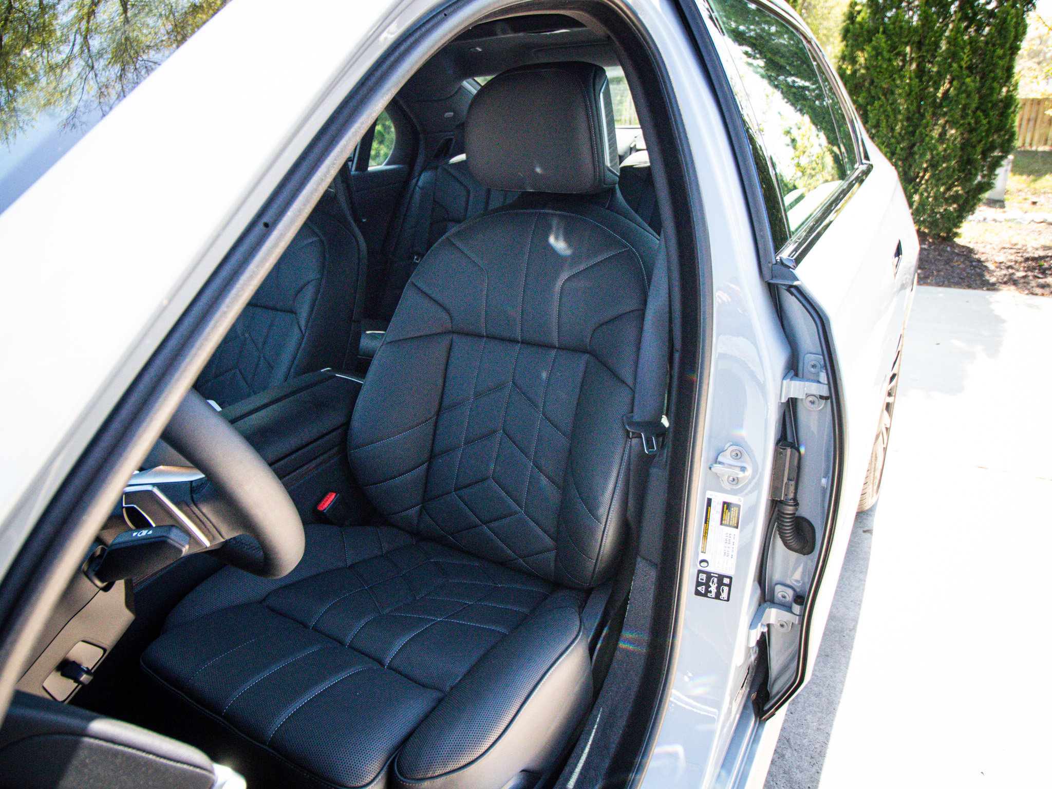 Used 2026 BMW 760i xDrive w/ Executive Package image 16