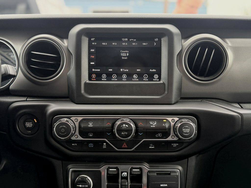 Used 2023 Jeep Wrangler Unlimited AWD/4WD image 16