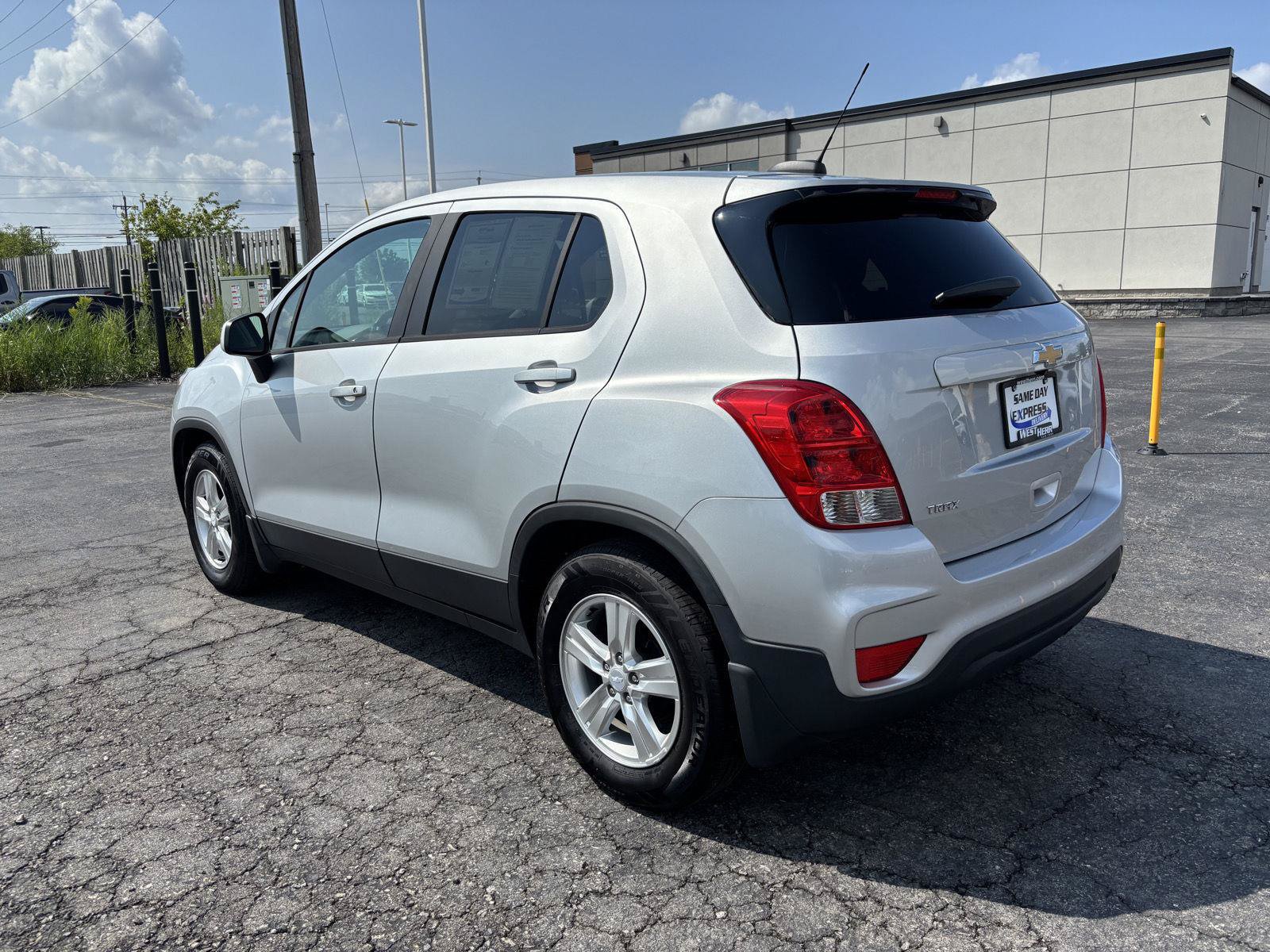 Used 2019 Chevrolet Trax LS w/ Tint and Cruise Package FWD image 5