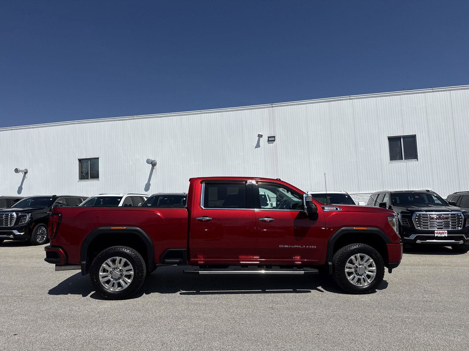 Used 2021 GMC Sierra 2500 Denali w/ Denali Ultimate Package AWD/4WD image 9