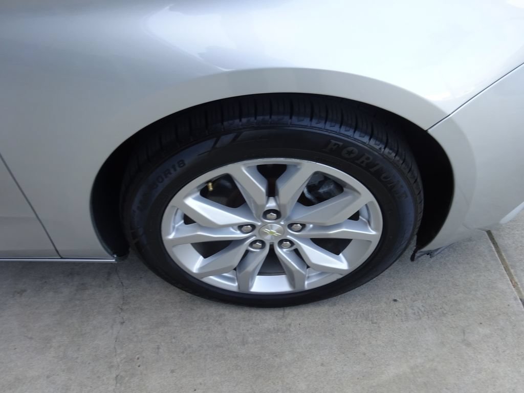 Certified 2018 Chevrolet Impala LT w/ LT Entertainment Package FWD image 10