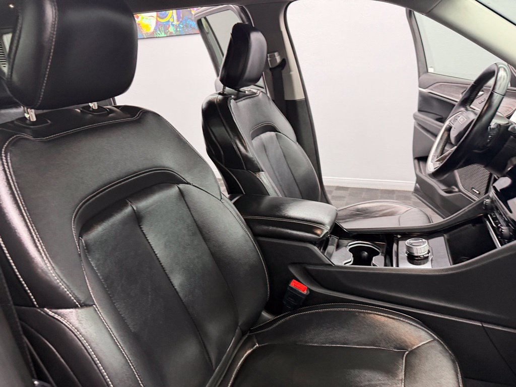 Used 2022 Jeep Grand Cherokee L Limited w/ Black Appearance Package RWD image 53