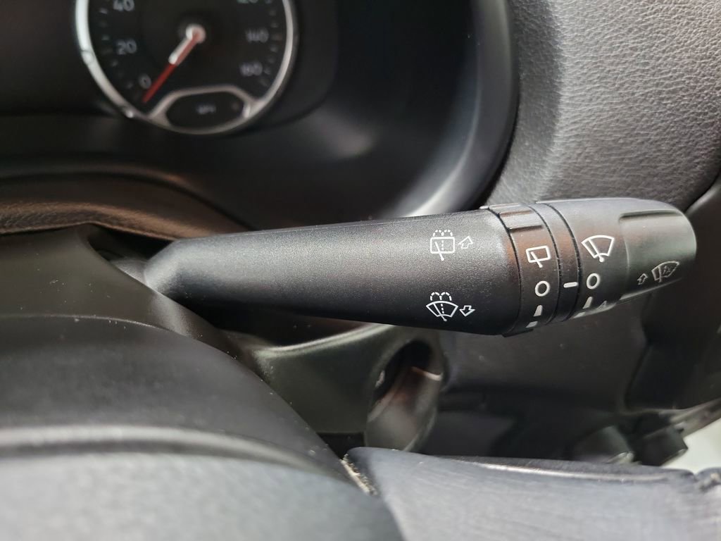 Used 2020 Jeep Renegade Limited image 40