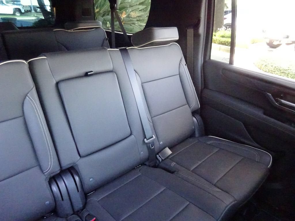 New 2026 GMC Yukon XL Elevation AWD/4WD image 16