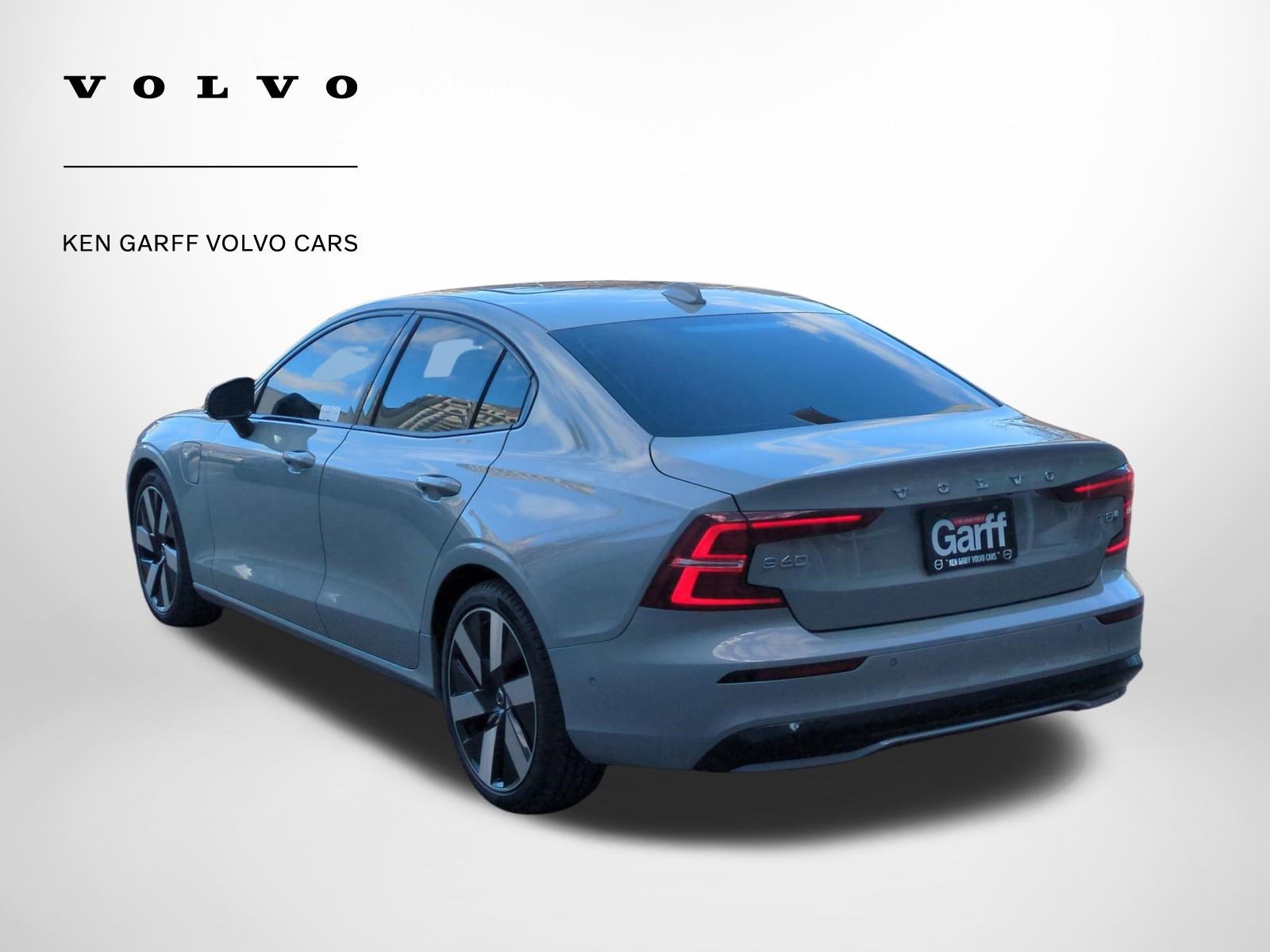Used 2025 Volvo S60 T8 Plus image 5