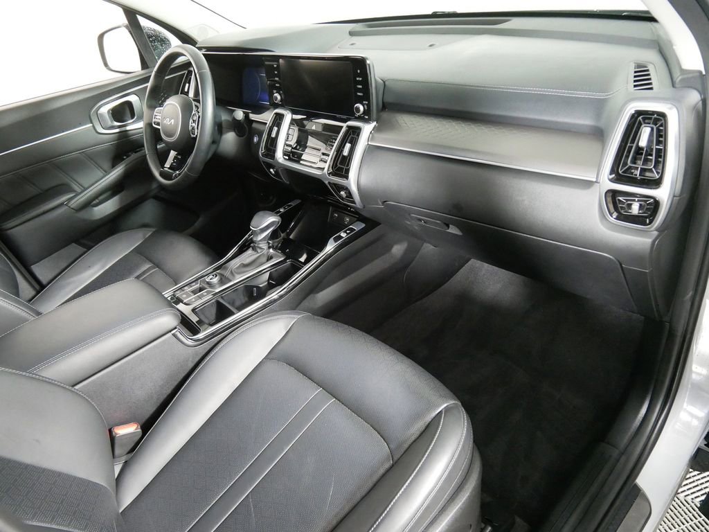 Used 2023 Kia Sorento SX image 12