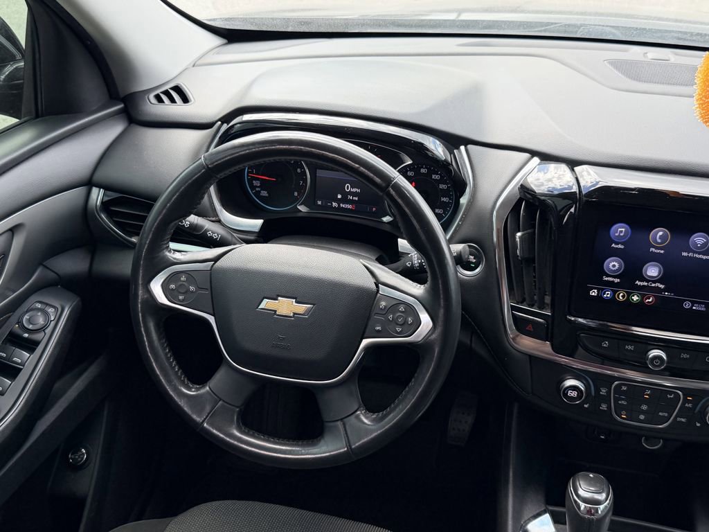 Used 2020 Chevrolet Traverse LT image 15
