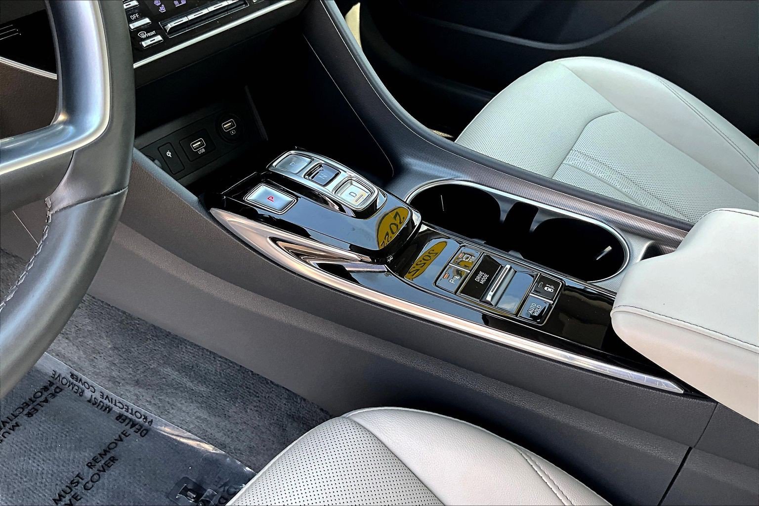 Used 2022 Hyundai Sonata Limited w/ Cargo Package FWD image 14