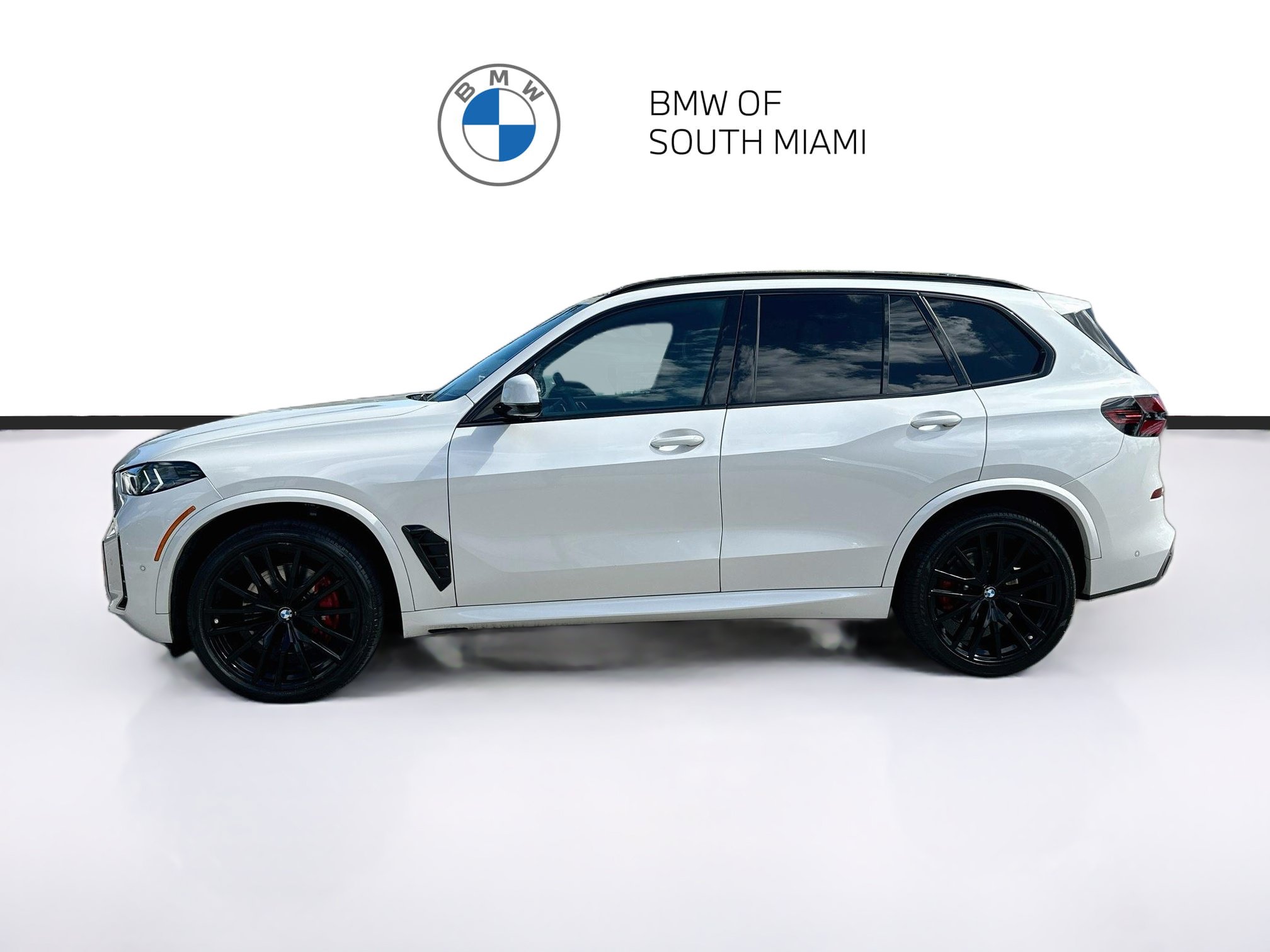 Certified 2024 BMW X5 sDrive40i w/ M Sport Package RWD image 4